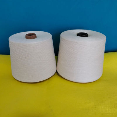 Bulk Fancy 100% Weaving Polyester / Acryl Filament Garne 28Nm/2 18S/2 Gemengd Häkken En Geraakte Garens